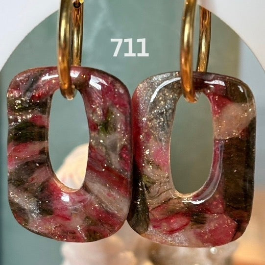 Anhänger mit Steineffekt – Rot, Grün & Gold