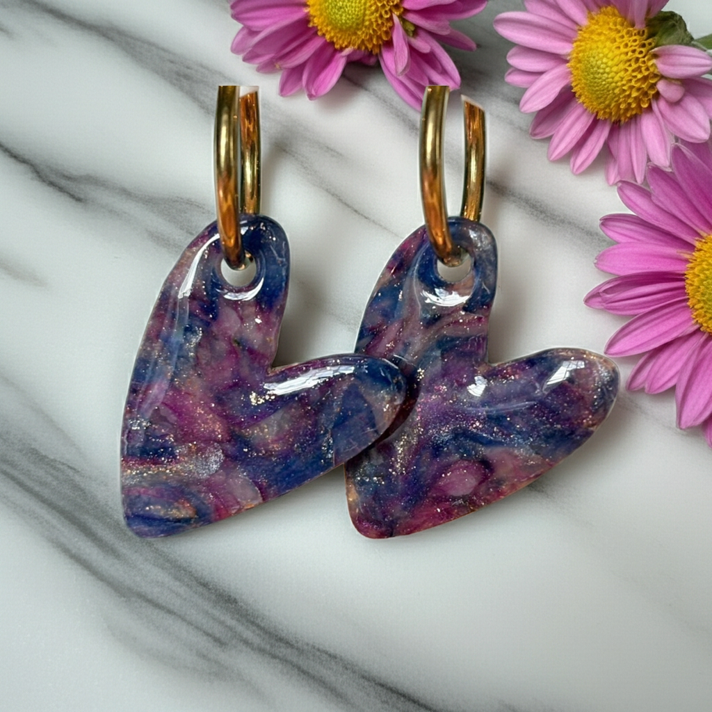 Pampilles Cœur Asymétrique Effet Pierre Bleu & Violet – Pâte Polymère & Résine | 3,2 cm